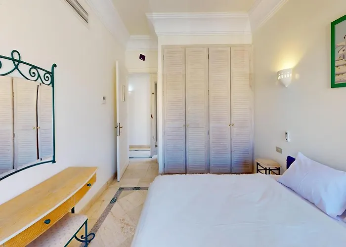 Stylish 3 Brooms Mb1at Marina Abu-tig With Marina View Appartement